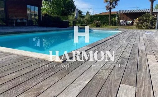 House in Saint-Selve, Nouvelle-Aquitaine, France 1