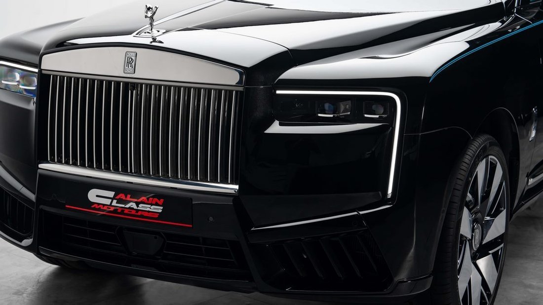 Suv in Dubai, Dubai, United Arab Emirates 5 - 16751276