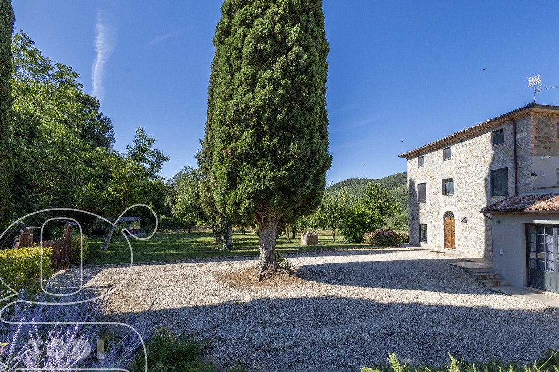 Country House in Todi, Umbria, Italy 3 - 16135810