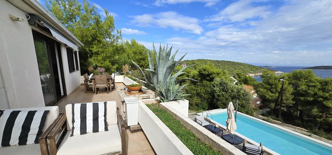Villa in Podstrazje, Split-Dalmatia County, Croatia 1 - 16751277