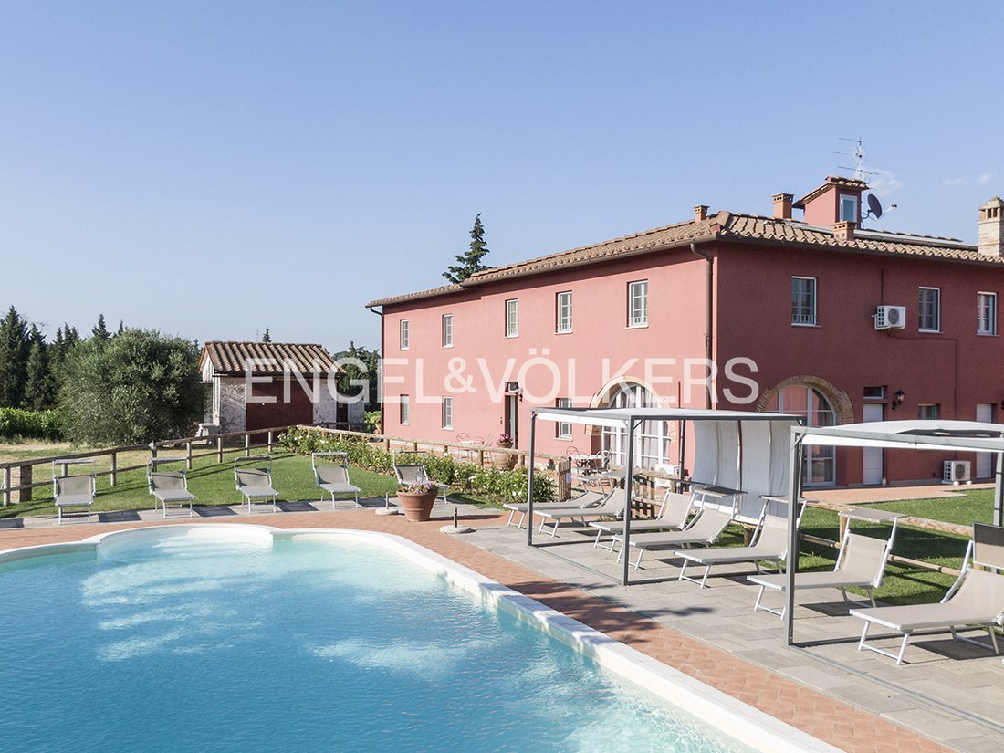 Villa in Lastra a Signa, Tuscany, Italy 1 - 16752722