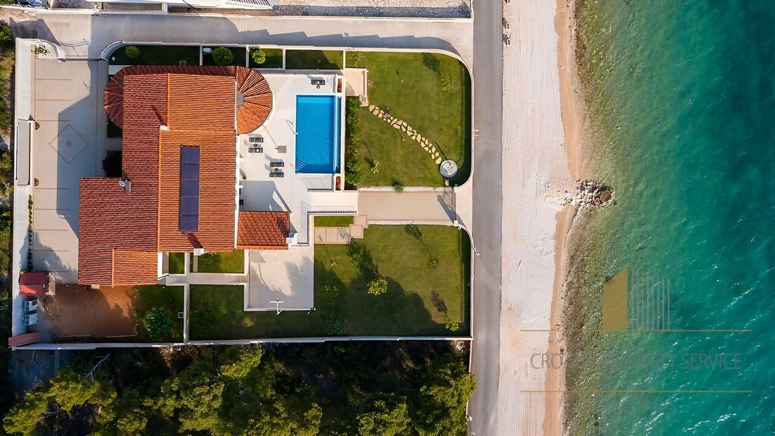 Villa in Gradska cetvrt Varos, Sibenik, Sibenik-Knin County 1 - 16752690