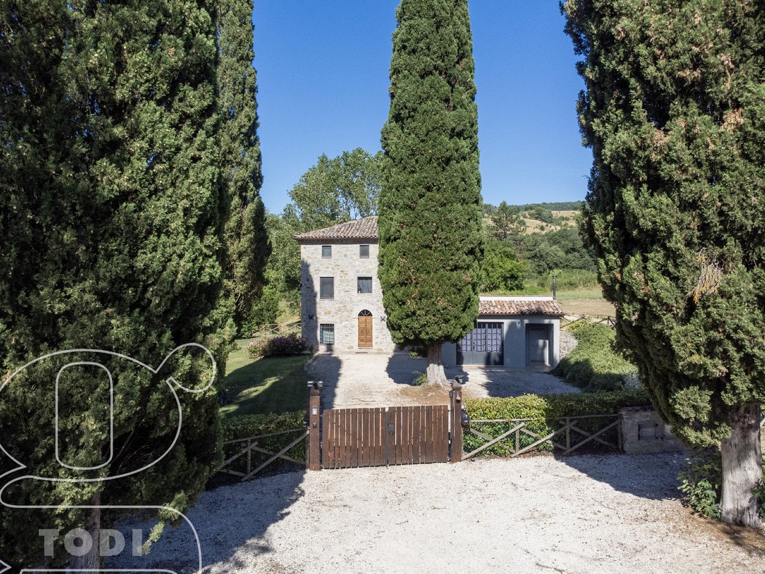 Country House in Todi, Umbria, Italy 2 - 16135810