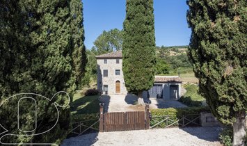 Landhaus in Todi, Umbrien, Italien 1