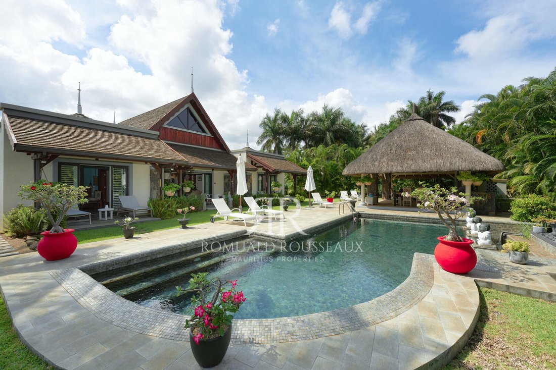 Villa in Albion, Rivière Noire District, Mauritius 1 - 15085238