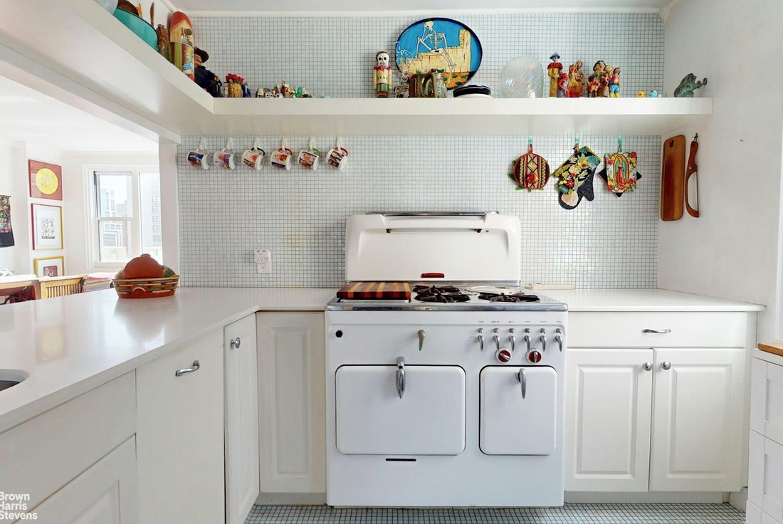 Co Op in New York, New York, United States 5 - 16747173