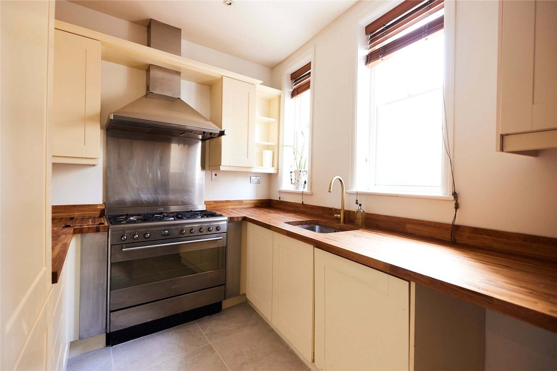 Apartment in Campden Hill, Kensington And Chelsea, England 2 - 16748780