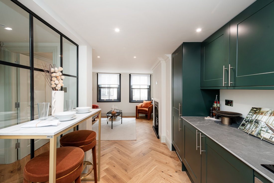 Apartment in Mayfair, Westminster, England 3 - 16748838