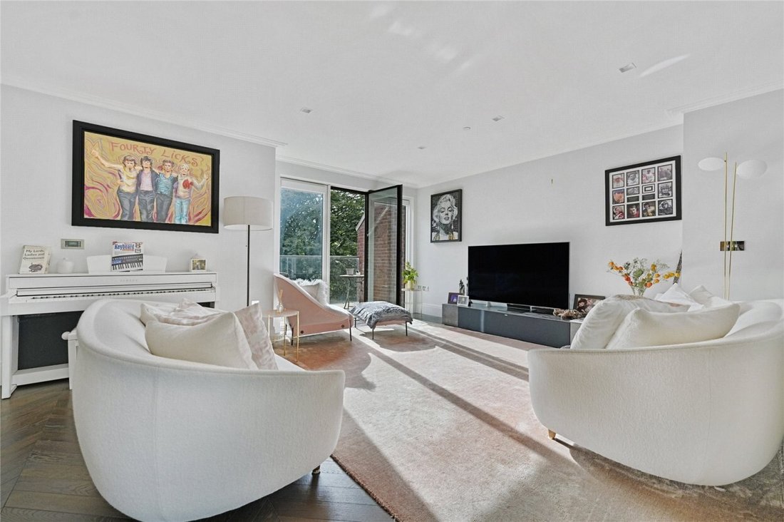 Image showcasing 3 Bed Upper Floor Flat For Sale In Nw3 In London, England, United ...