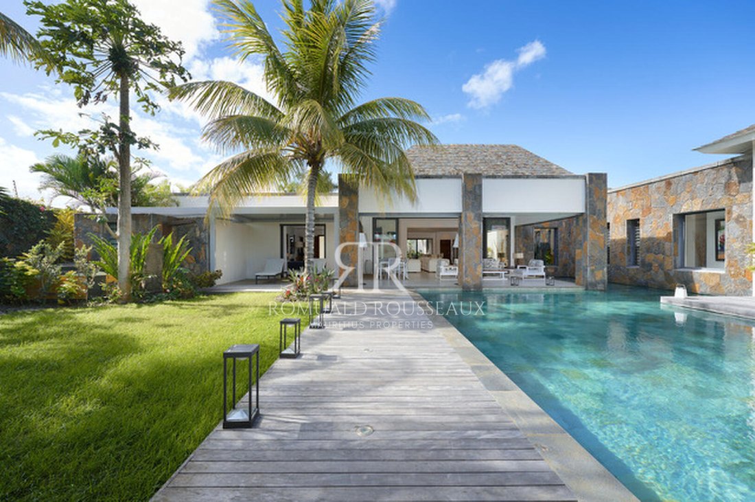 Villa in Grand Baie, Rivière du Rempart District, Mauritius 1 - 16747362