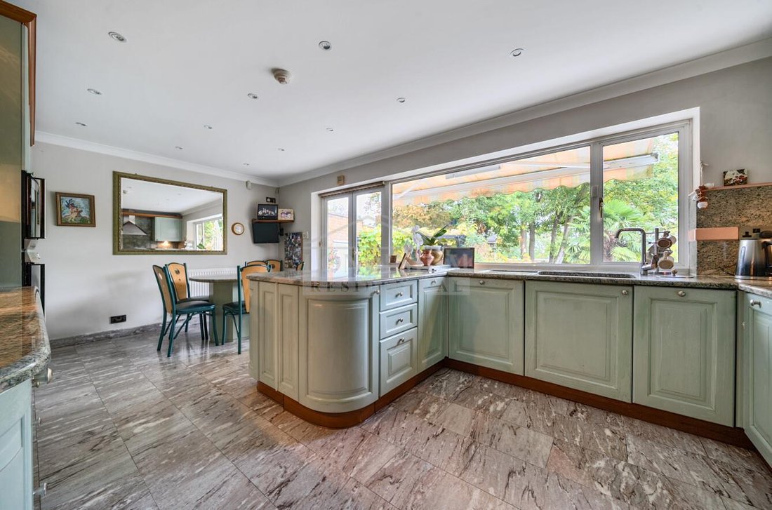 House in Great Stanmore, Harrow, England 3 - 16748794