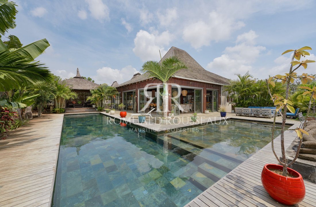 Villa in Grand Baie, Rivière du Rempart District, Mauritius 1 - 15085730