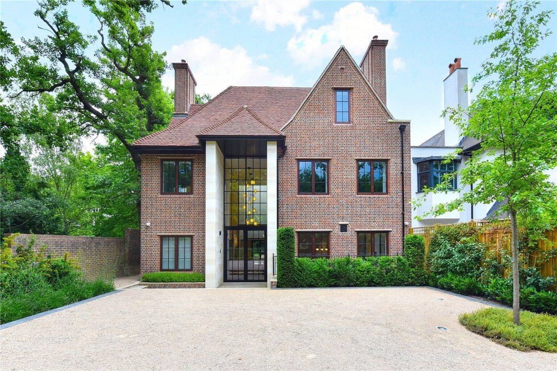 House in Hampstead Garden Suburb, Barnet, England 3 - 16748722