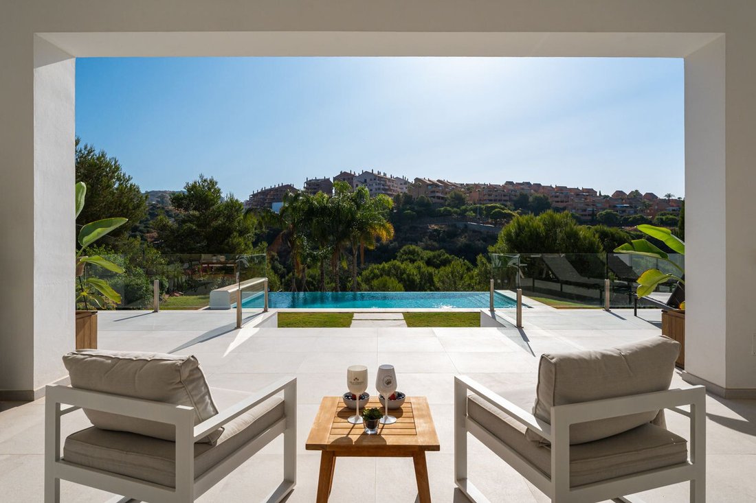 Villa in Elviria-Cabopino, Marbella, Spain 5 - 16734107