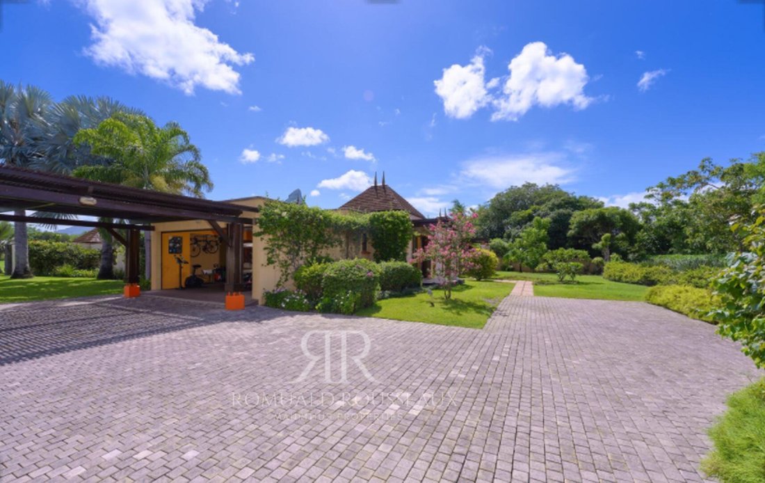 Villa in Flic en Flac, Rivière Noire District, Mauritius 4 - 16746360