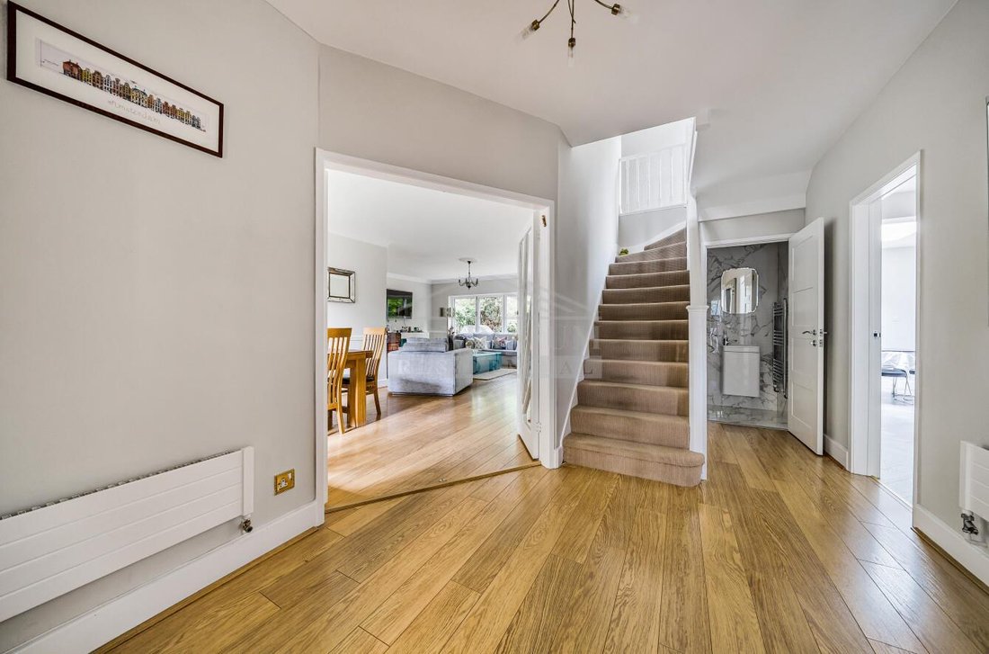 House in Edgware, Barnet, England 2 - 16748669