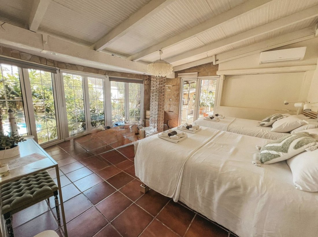 Villa in Puerto Banus, Marbella, Spain 5 - 16740403