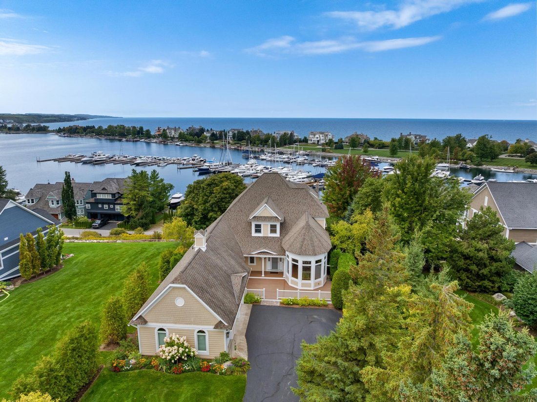 House in Petoskey, Michigan, United States 2 - 16403933