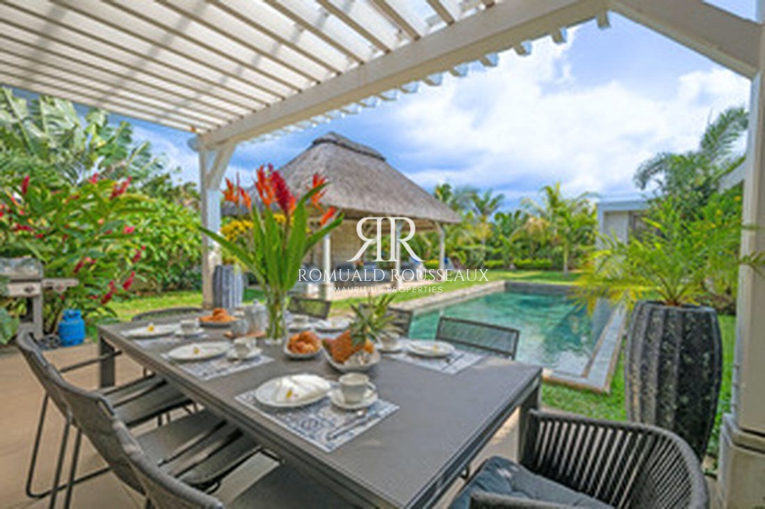 Villa in Grand Baie, Rivière du Rempart District, Mauritius 2 - 15572098
