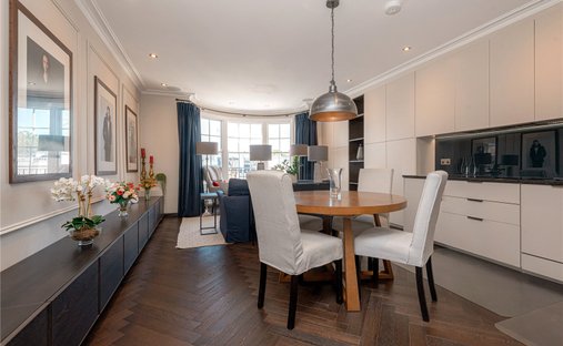 Apartment in Hyde Park, Westminster, England 1