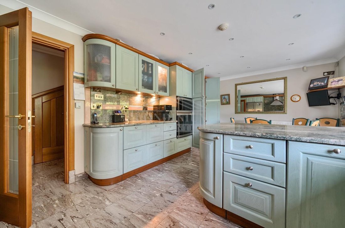 House in Great Stanmore, Harrow, England 5 - 16748794
