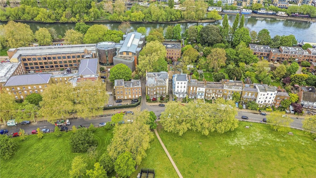 House in Kew, Richmond Upon Thames, England 3 - 16748739