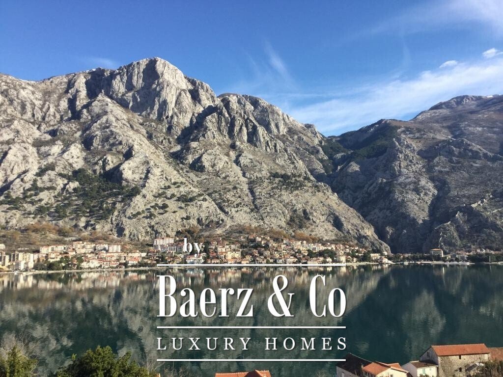 Villa in Dragalj, Kotor Municipality, Montenegro 1 - 16751360
