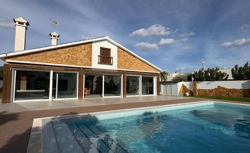 Chalet in Mutxamel, Valencian Community, Spain 1