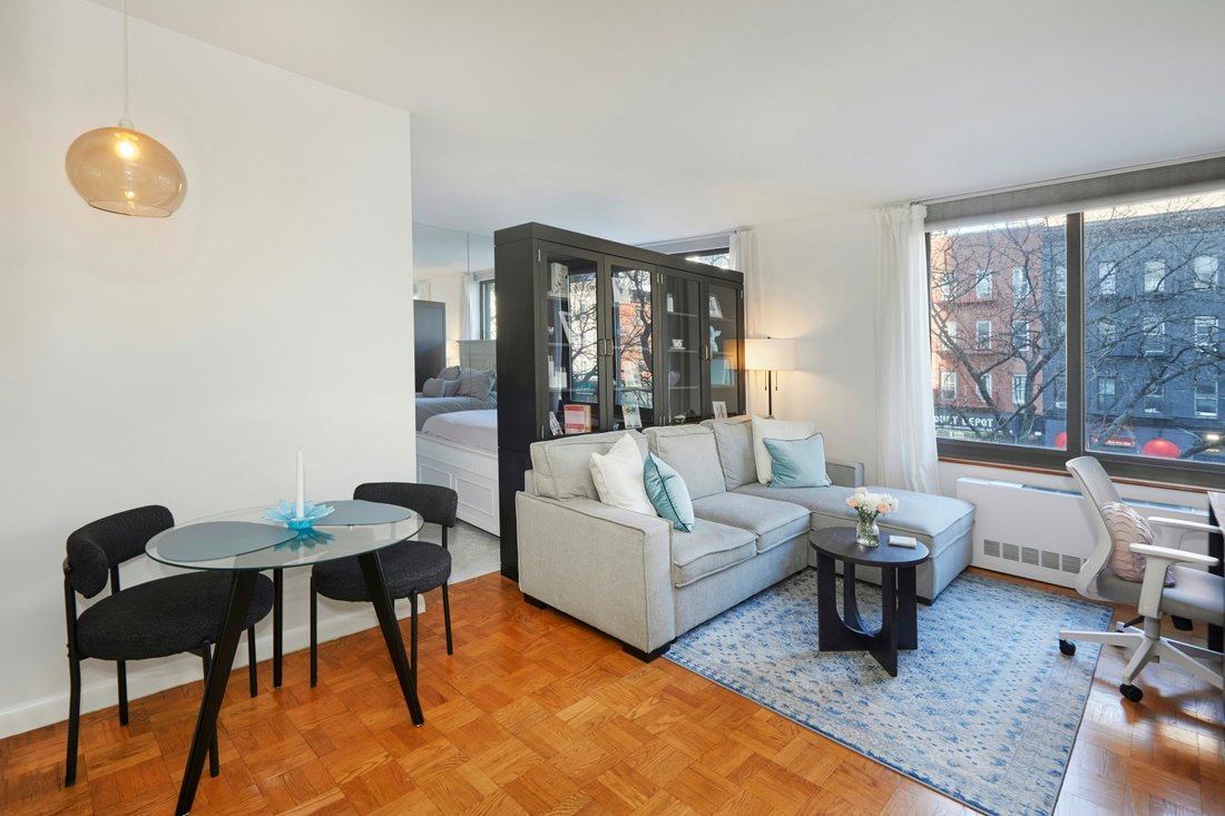 House in New York, New York, United States 1 - 16748493