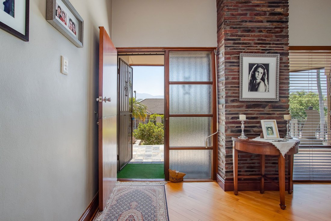 House in Lemoenkloof, Western Cape, South Africa 4 - 16749151