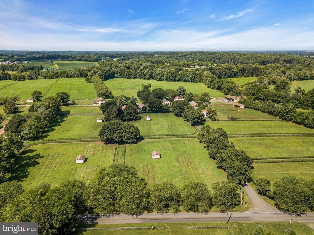 House in Upper Freehold, New Jersey, United States 3 - 16360021