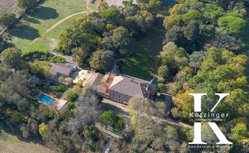Castle for Sale in Pézenas, Occitanie, France