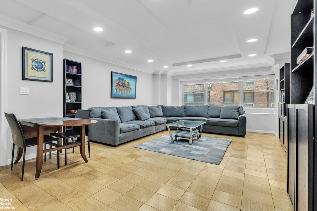 House in New York, New York, United States 2 - 16748384