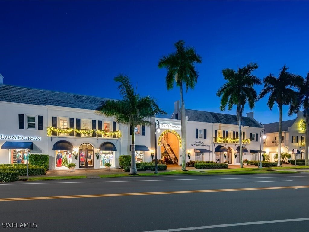 Condo in Naples, Florida, United States 3 - 16746198