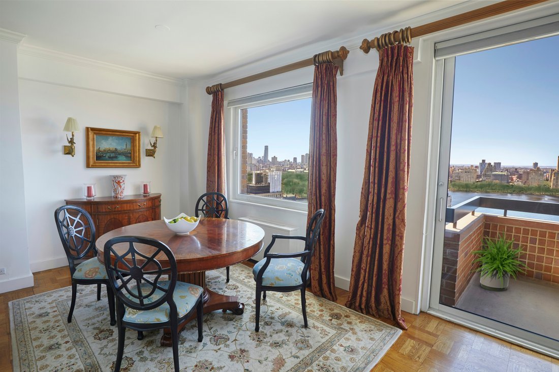 House in New York, New York, United States 4 - 16747929