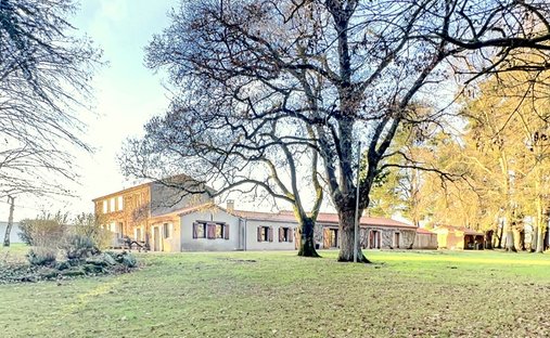 House in La Chapelle-Basse-Mer, Divatte-sur-Loire, France 1