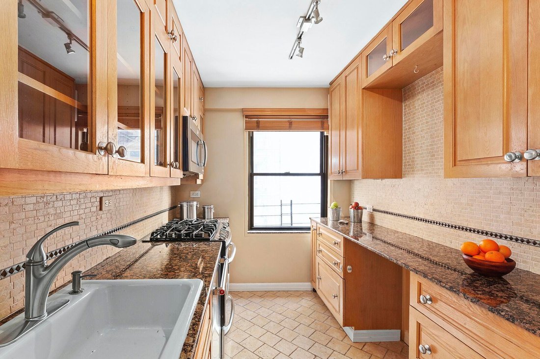 Co Op in New York, New York, United States 5 - 16748355