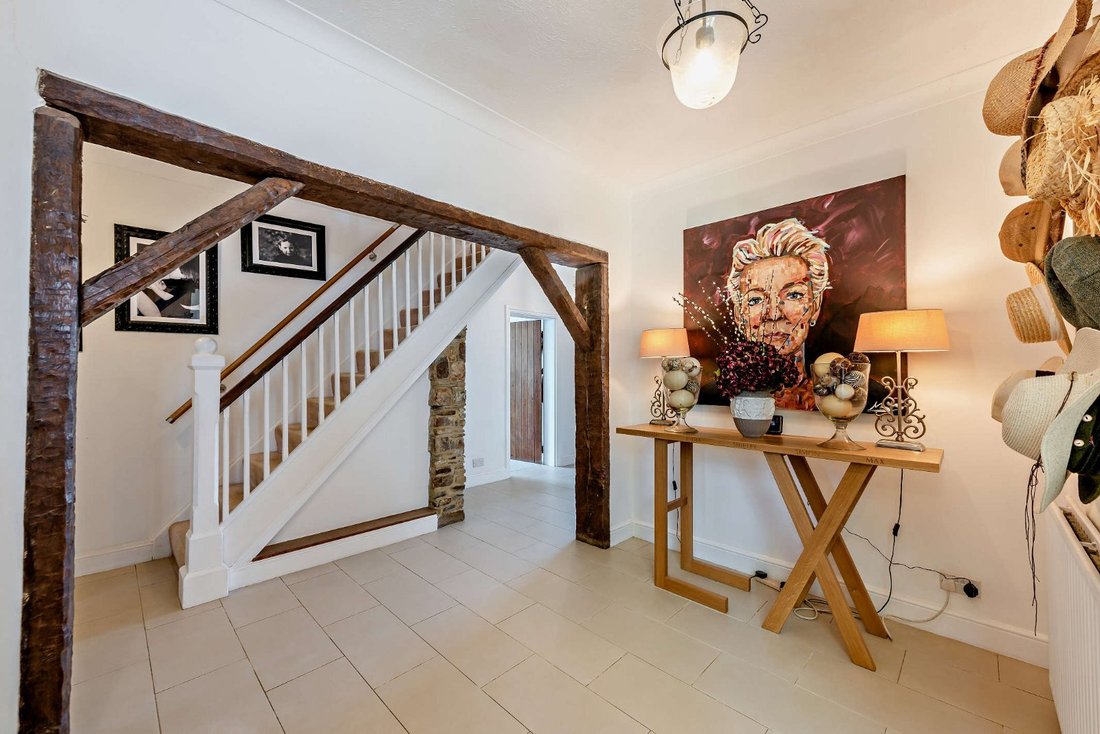 House in Warnham, England 4 - 16746066