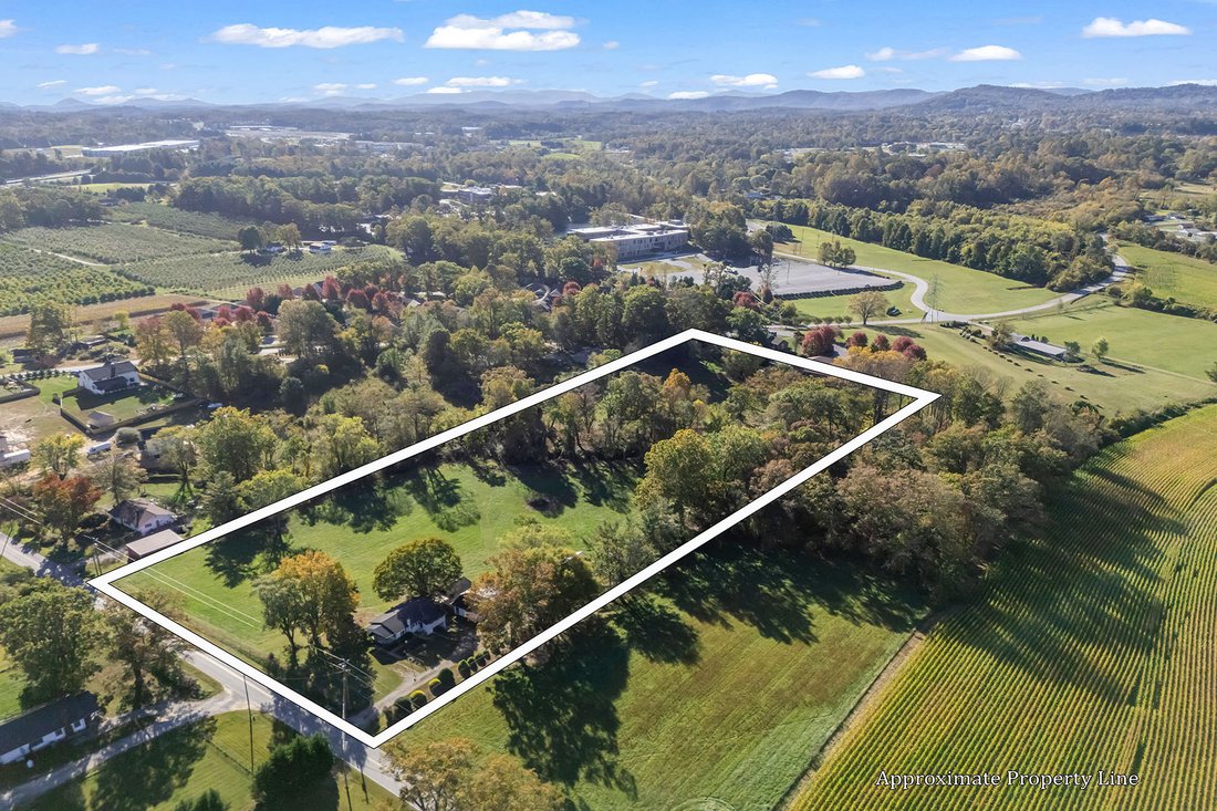 House in Flat Rock, North Carolina, United States 3 - 16748363