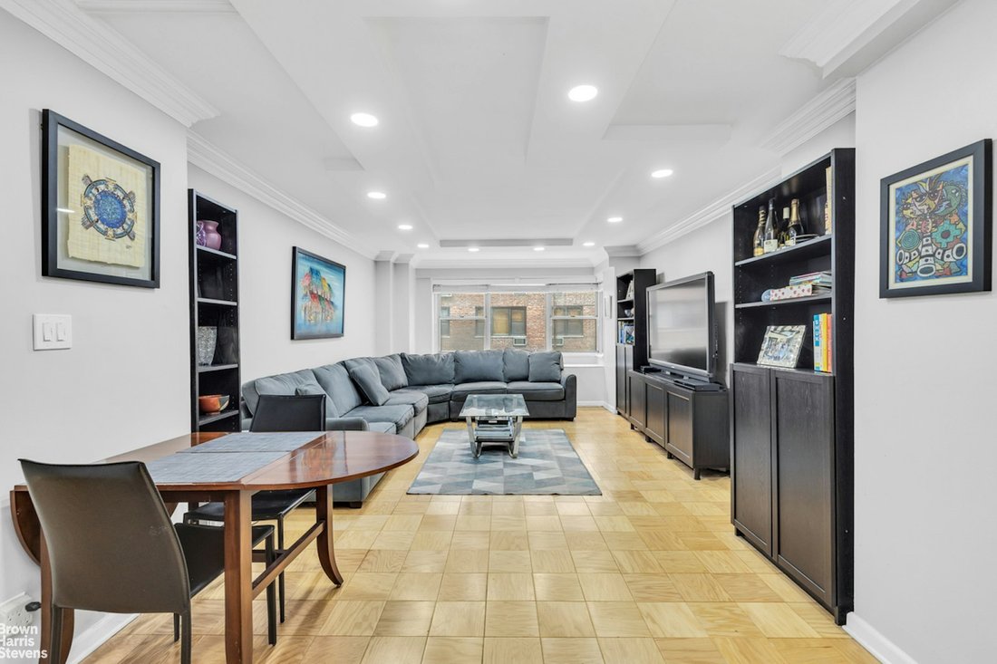 House in New York, New York, United States 4 - 16748384