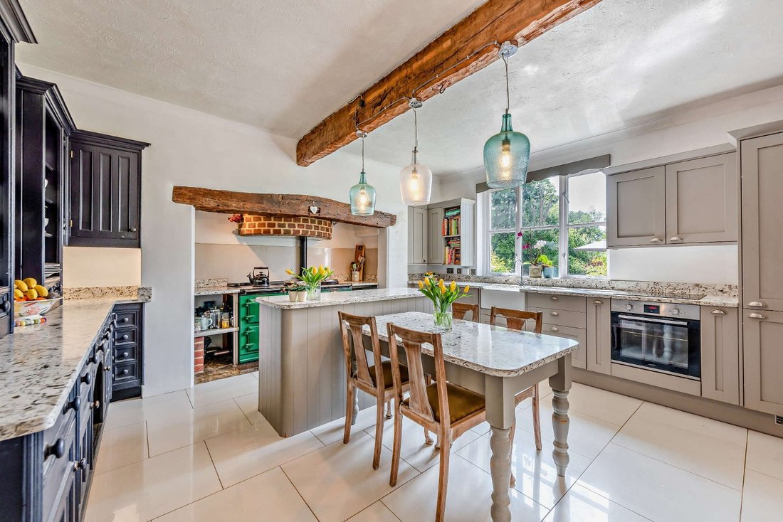 House in Warnham, England 2 - 16746066