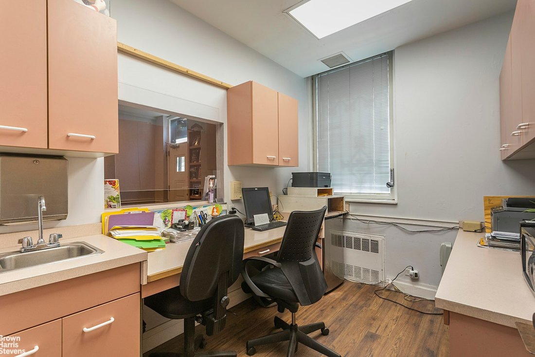Co Op in New York, New York, United States 5 - 16748392