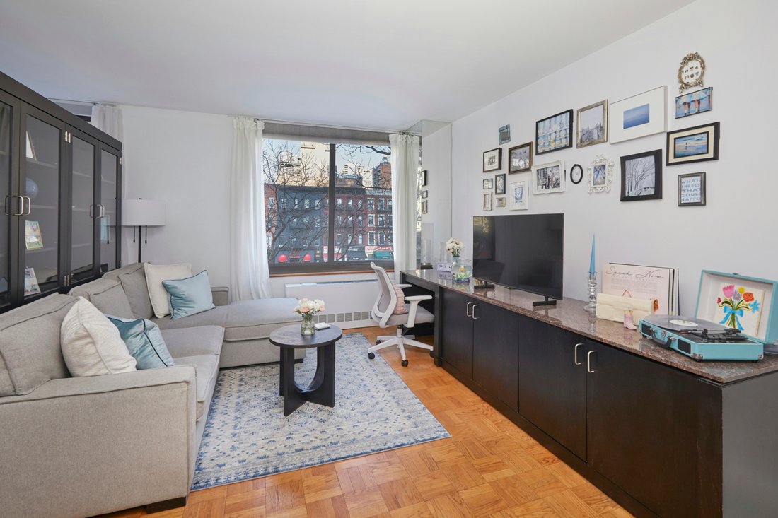 House in New York, New York, United States 2 - 16748493