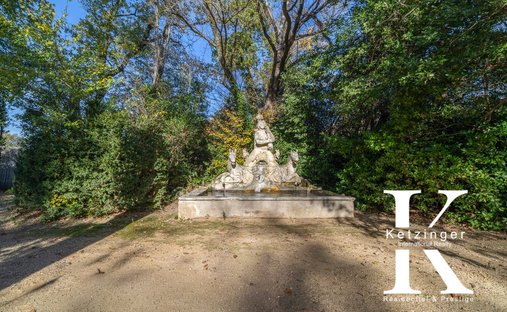 Castle for Sale in Pézenas, Occitanie, France