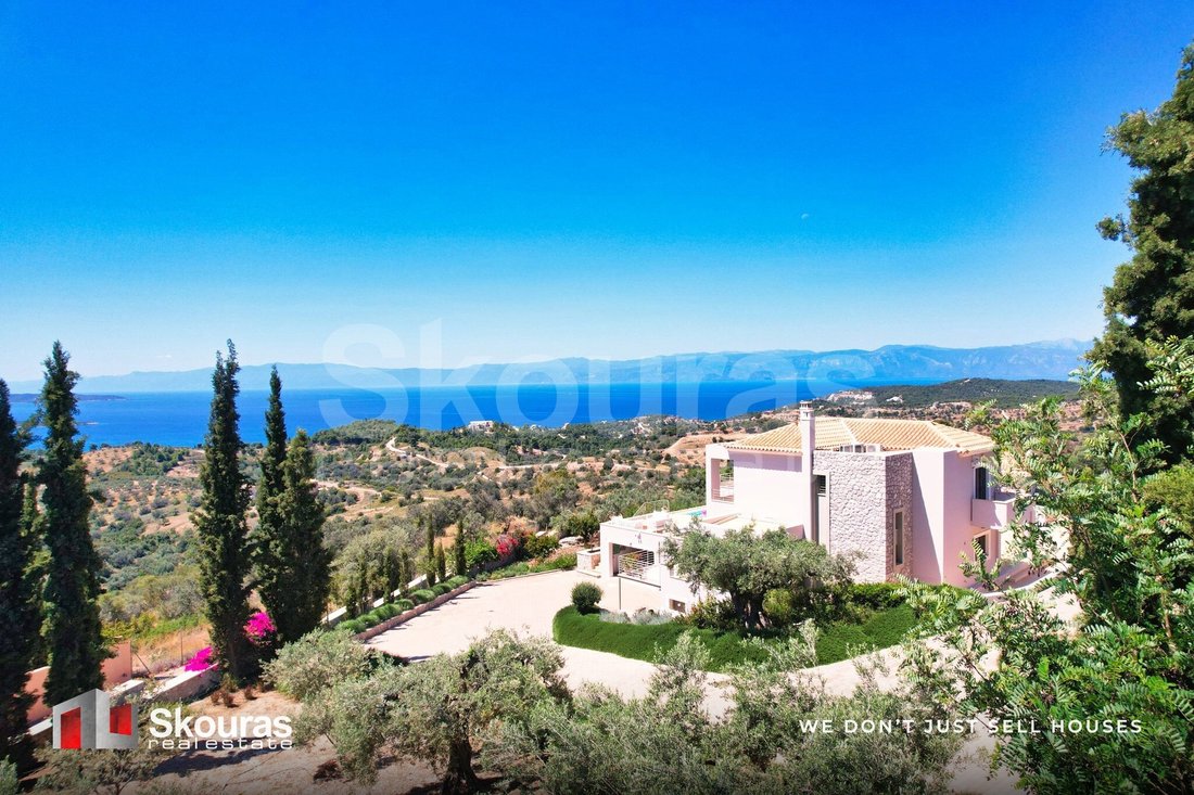 Villa in Koinotita Kranidiou, Kranidi, Greece 1 - 16727549