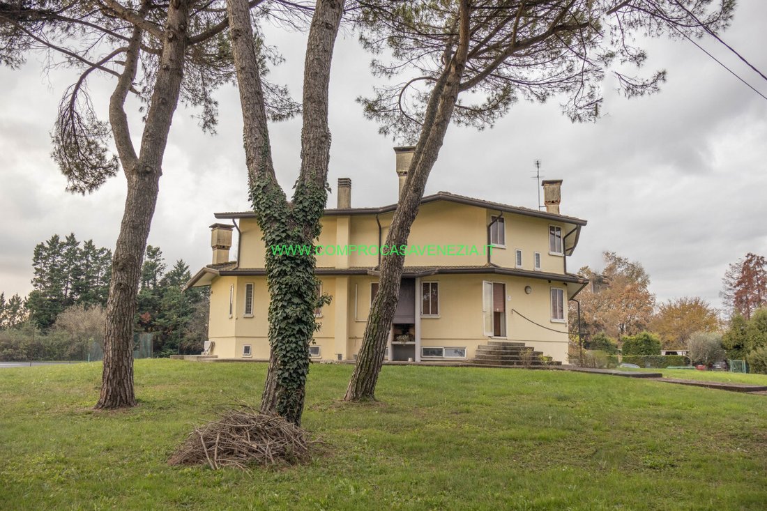 Villa in Preganziol, Veneto, Italy 1 - 16750305