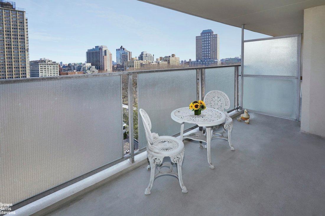 Co Op in New York, New York, United States 5 - 16747078