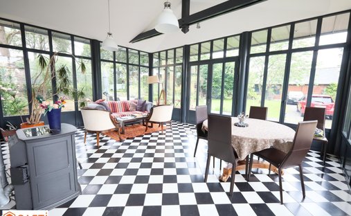 At The Gates Of Vitré Castle Of 12200 M² Land Of More Than 5 Ha