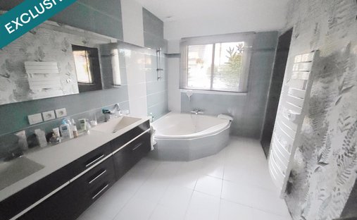 Castle for Sale in Guidel, Brittany, France