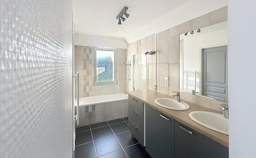 Beautiful 19th C. Chateau On The Banks Of The Loire River, 25 Minutes From Angers.